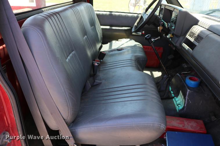 image for item DD4265 1997 GMC C7500 bucket truck