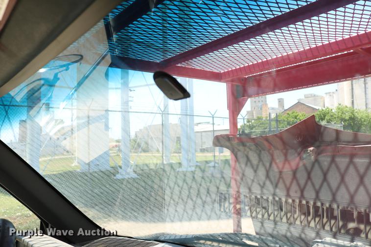 image for item DD4265 1997 GMC C7500 bucket truck