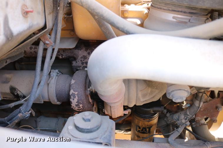 image for item DD4265 1997 GMC C7500 bucket truck