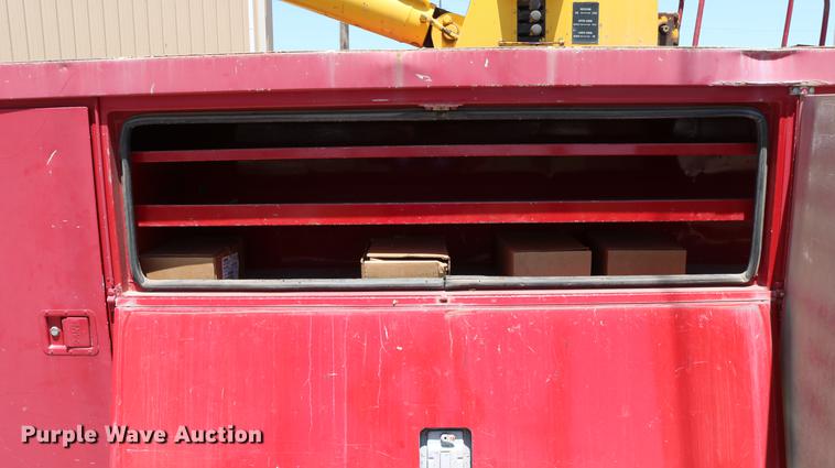 image for item DD4265 1997 GMC C7500 bucket truck