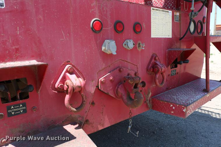 image for item DD4265 1997 GMC C7500 bucket truck