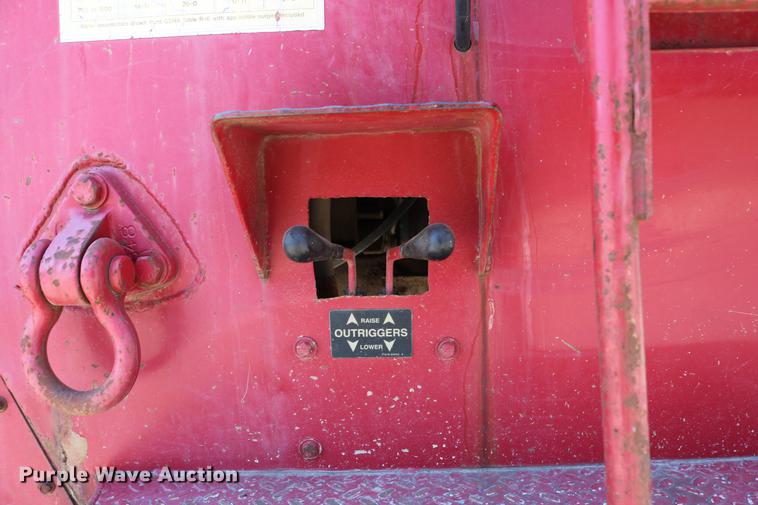 image for item DD4265 1997 GMC C7500 bucket truck