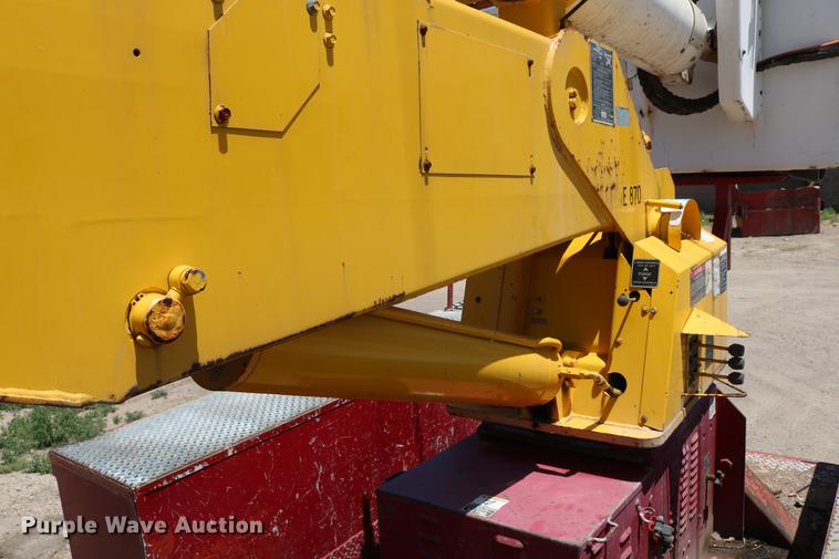 image for item DD4265 1997 GMC C7500 bucket truck