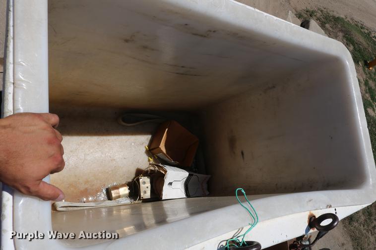 image for item DD4265 1997 GMC C7500 bucket truck