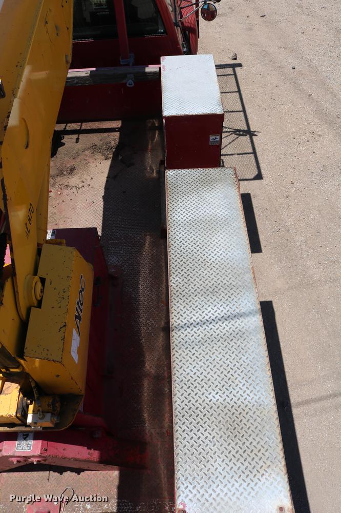 image for item DD4265 1997 GMC C7500 bucket truck