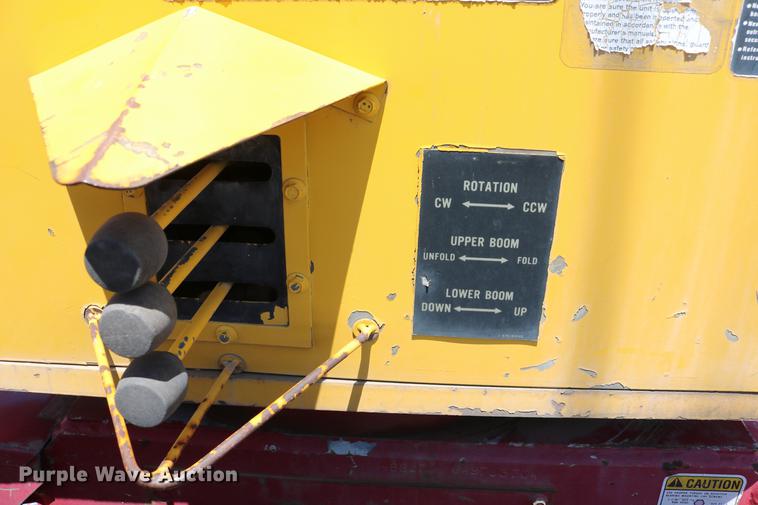 image for item DD4265 1997 GMC C7500 bucket truck