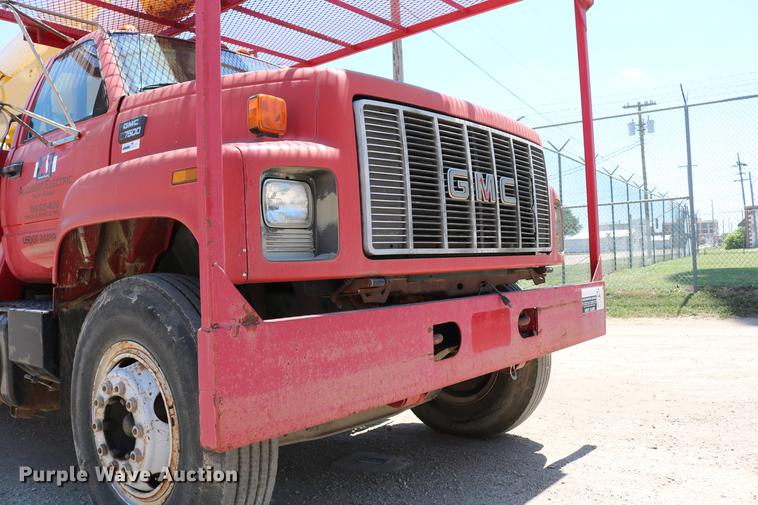 image for item DD4265 1997 GMC C7500 bucket truck
