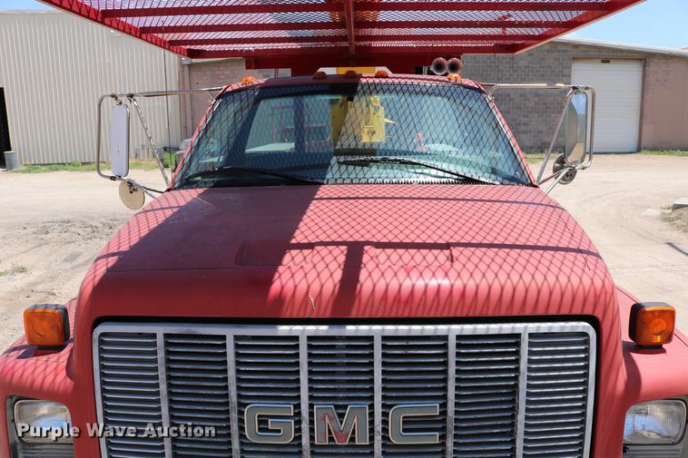 image for item DD4265 1997 GMC C7500 bucket truck