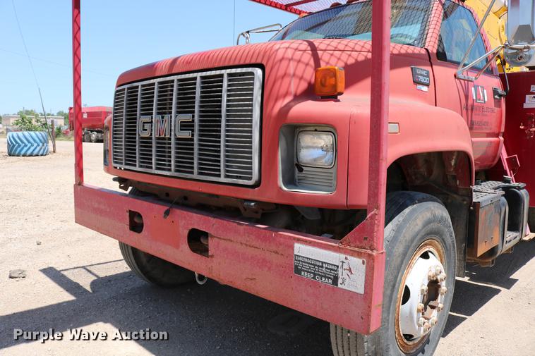 image for item DD4265 1997 GMC C7500 bucket truck