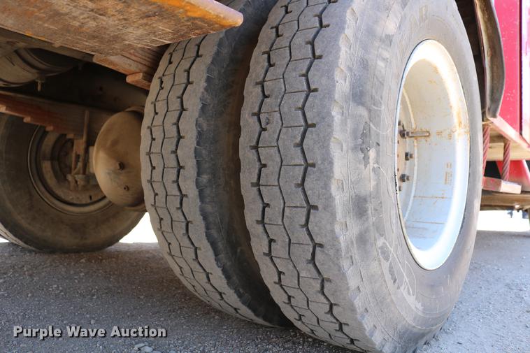 image for item DD4265 1997 GMC C7500 bucket truck