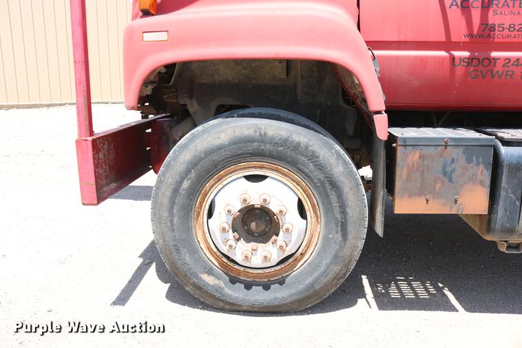 image for item DD4265 1997 GMC C7500 bucket truck