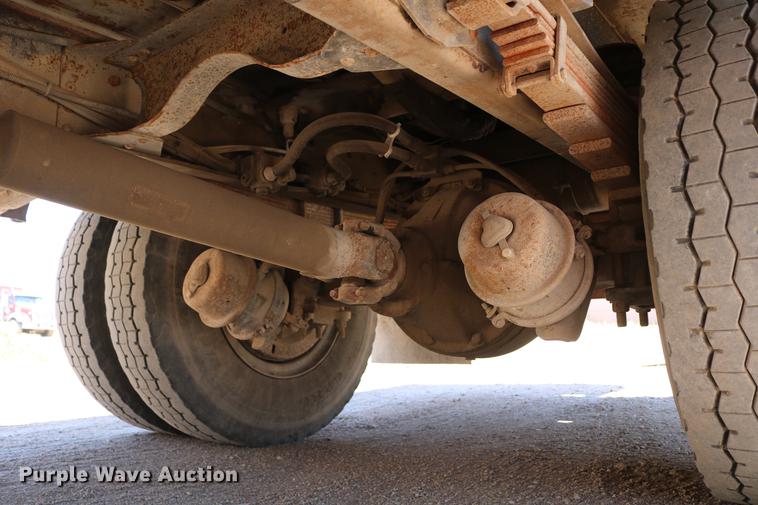 image for item DD4265 1997 GMC C7500 bucket truck