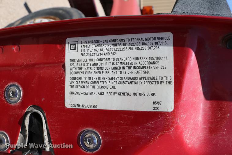 image for item DD4265 1997 GMC C7500 bucket truck