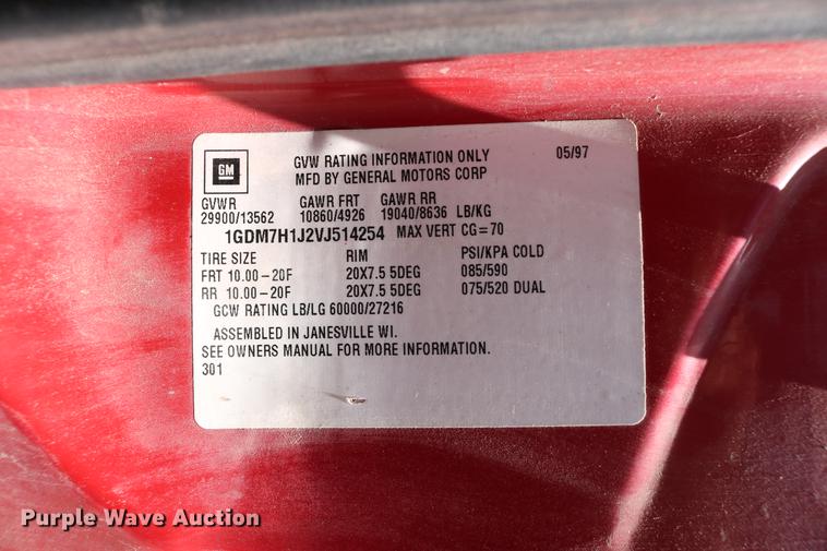 image for item DD4265 1997 GMC C7500 bucket truck