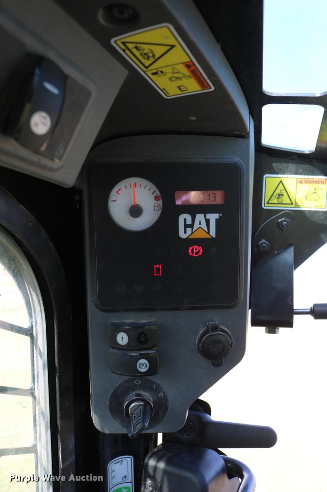 image for item DD4266 2010 Caterpillar 246C skid steer