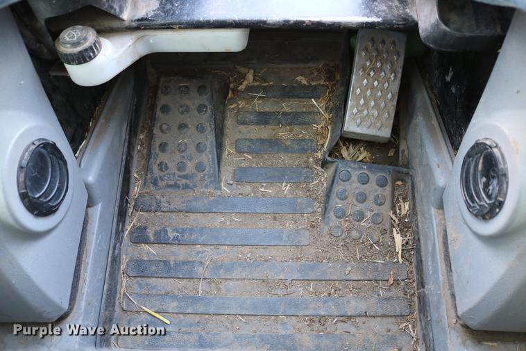 image for item DD4266 2010 Caterpillar 246C skid steer