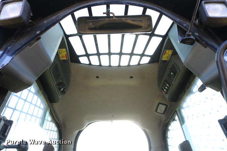 image for item DD4266 2010 Caterpillar 246C skid steer