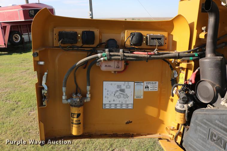 image for item DD4266 2010 Caterpillar 246C skid steer