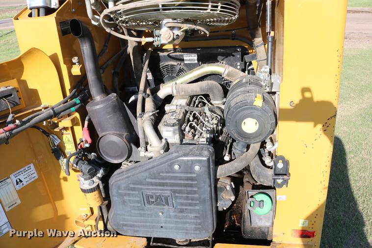 image for item DD4266 2010 Caterpillar 246C skid steer