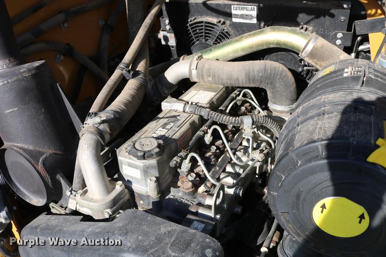 image for item DD4266 2010 Caterpillar 246C skid steer