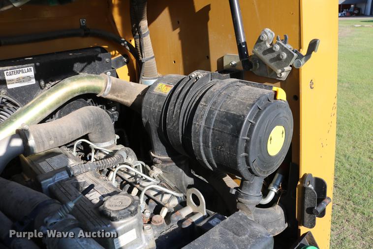 image for item DD4266 2010 Caterpillar 246C skid steer