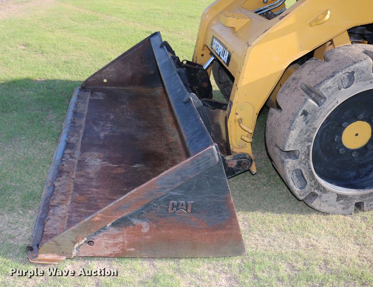 image for item DD4266 2010 Caterpillar 246C skid steer