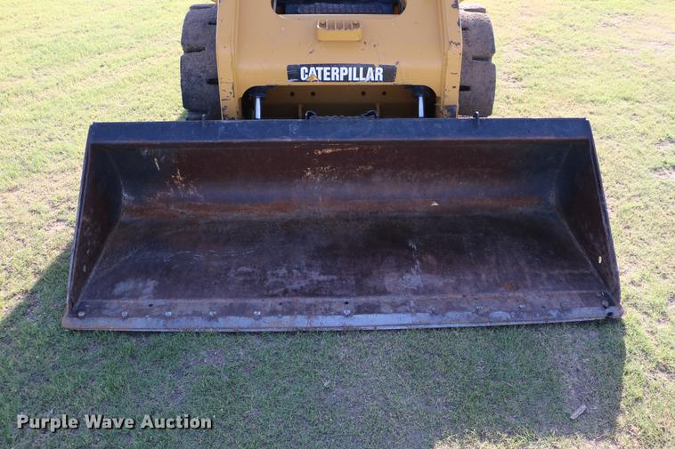 image for item DD4266 2010 Caterpillar 246C skid steer