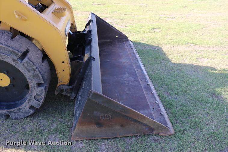 image for item DD4266 2010 Caterpillar 246C skid steer