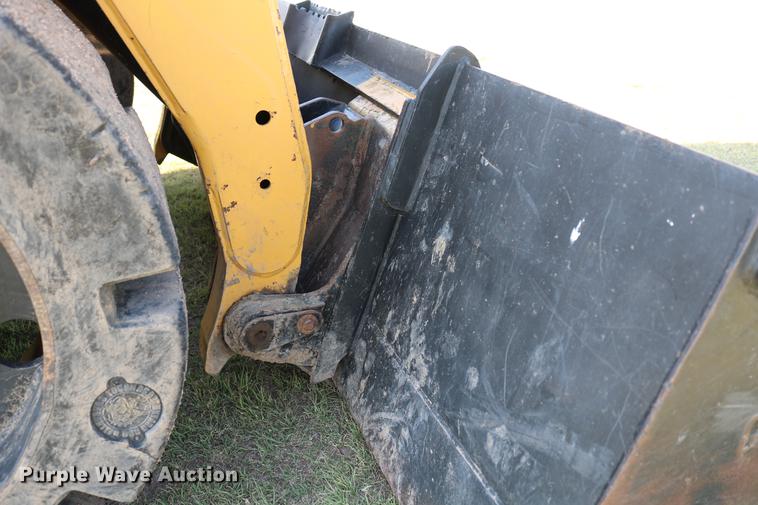 image for item DD4266 2010 Caterpillar 246C skid steer