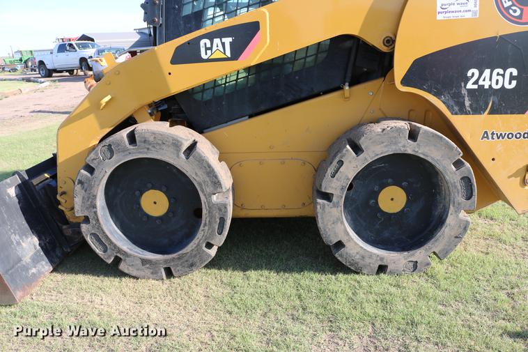 image for item DD4266 2010 Caterpillar 246C skid steer