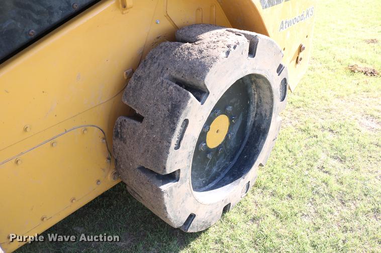 image for item DD4266 2010 Caterpillar 246C skid steer