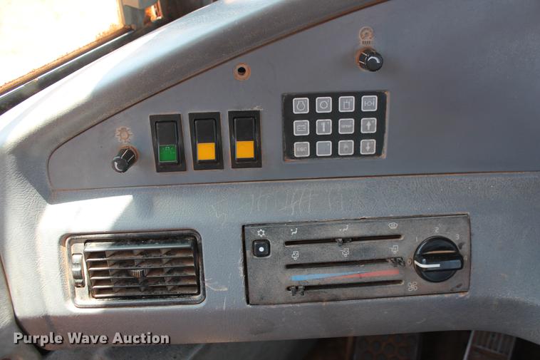 image for item DD4972 2004 Volvo A40D articulated haul truck