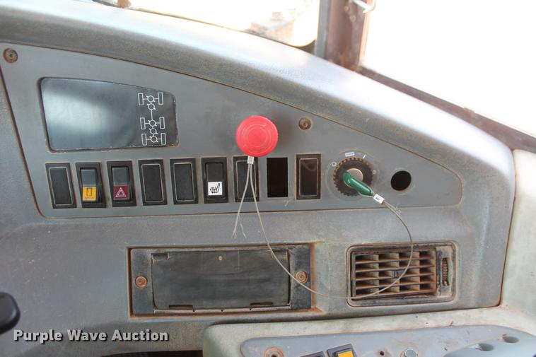 image for item DD4972 2004 Volvo A40D articulated haul truck