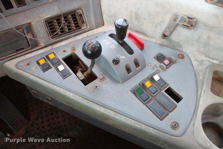 image for item DD4972 2004 Volvo A40D articulated haul truck