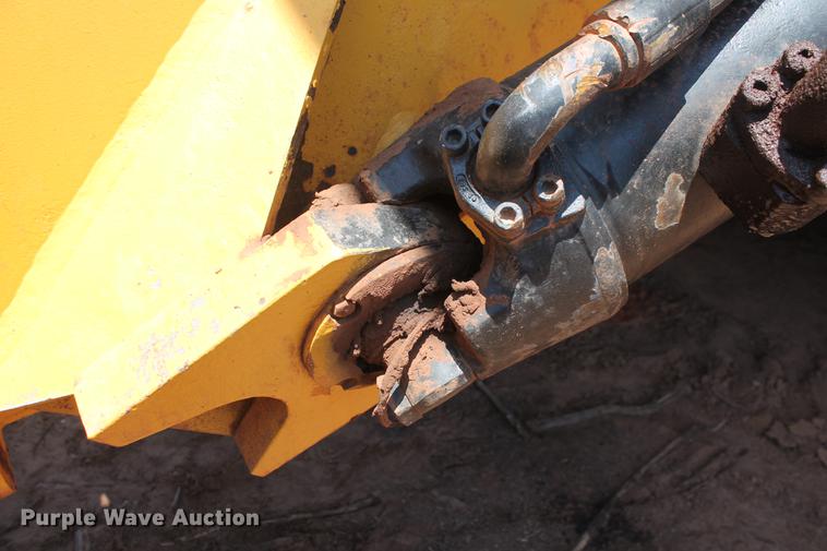 image for item DD4972 2004 Volvo A40D articulated haul truck