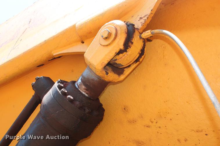 image for item DD4972 2004 Volvo A40D articulated haul truck