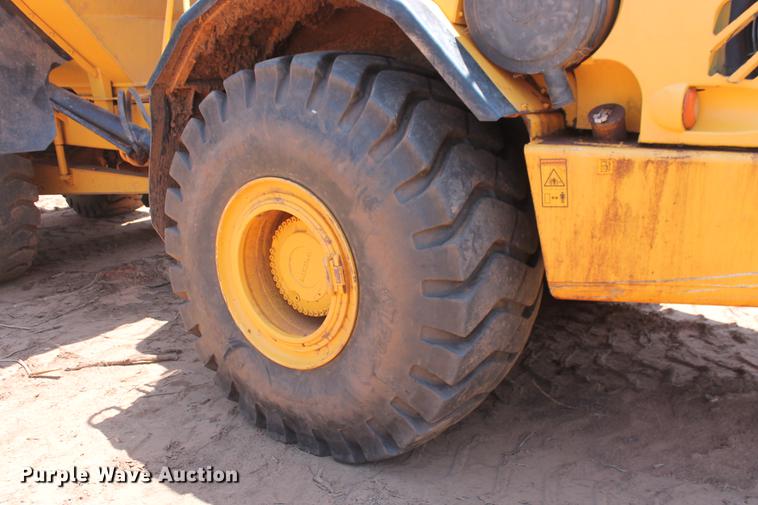 image for item DD4972 2004 Volvo A40D articulated haul truck