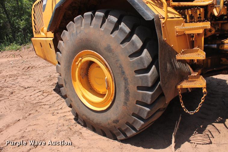 image for item DD4972 2004 Volvo A40D articulated haul truck