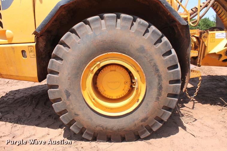 image for item DD4972 2004 Volvo A40D articulated haul truck