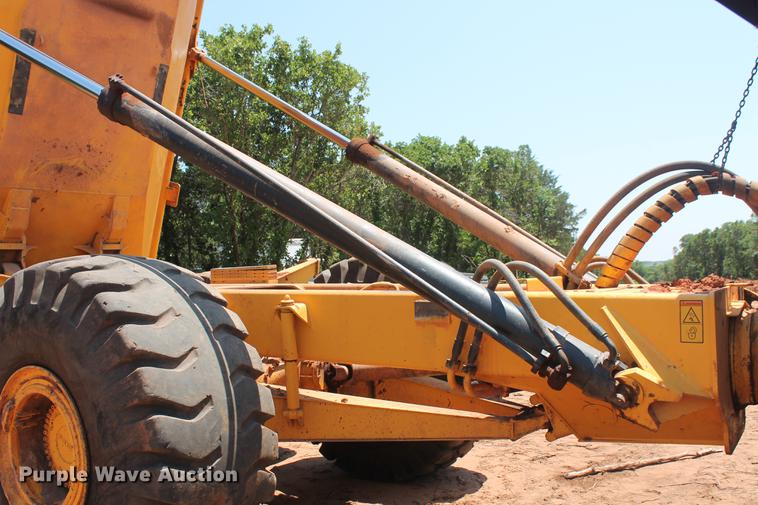 image for item DD4972 2004 Volvo A40D articulated haul truck