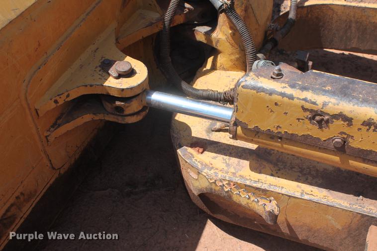 image for item DD4974 2003 Caterpillar D5N LGP dozer