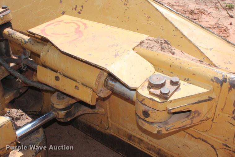 image for item DD4974 2003 Caterpillar D5N LGP dozer