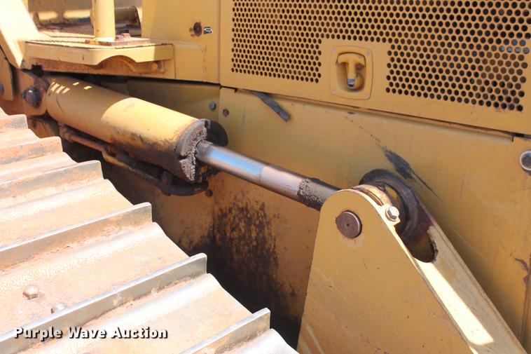 image for item DD4974 2003 Caterpillar D5N LGP dozer