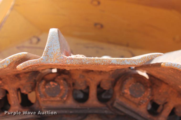 image for item DD4974 2003 Caterpillar D5N LGP dozer