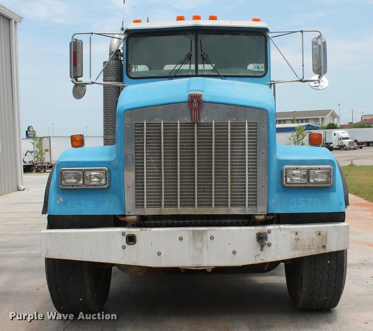 image for item DD4975 2006 Kenworth W900B ready mix truck