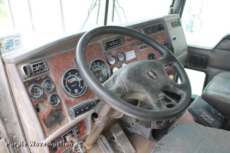 image for item DD4975 2006 Kenworth W900B ready mix truck