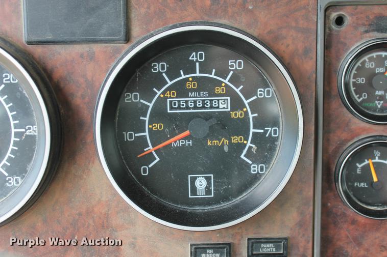 image for item DD4975 2006 Kenworth W900B ready mix truck