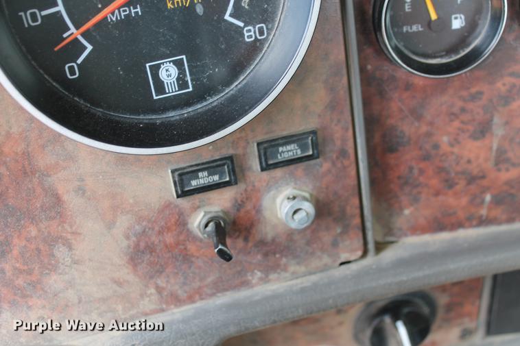 image for item DD4975 2006 Kenworth W900B ready mix truck