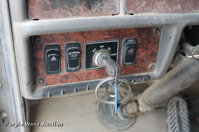 image for item DD4975 2006 Kenworth W900B ready mix truck