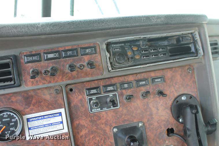 image for item DD4975 2006 Kenworth W900B ready mix truck